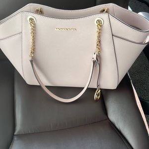 Pink Michael Kors bag used in excellent condition